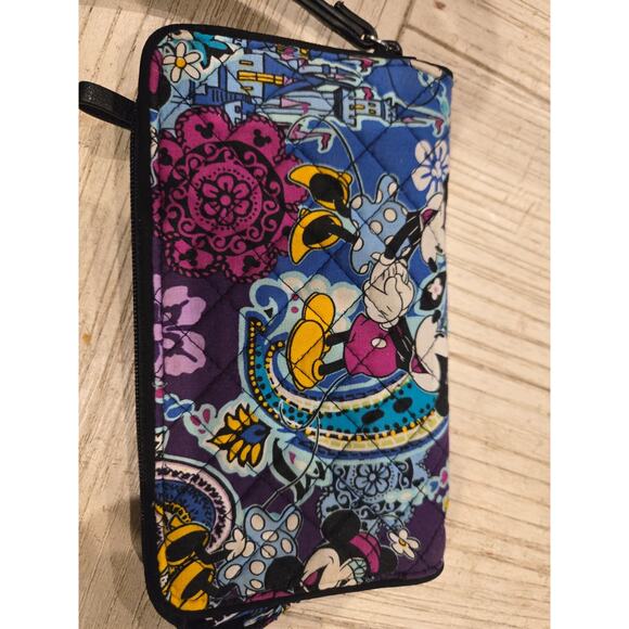 Vera Bradley Disney Crossbody Wallet Wristlet Multicolor Paisley - Picture 4 of 10